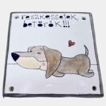 Kutyás ajtótábla - reszkessetek, betörők!