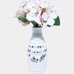 Macis-nyuszis váza - nézd! megint kapott valami szépet!